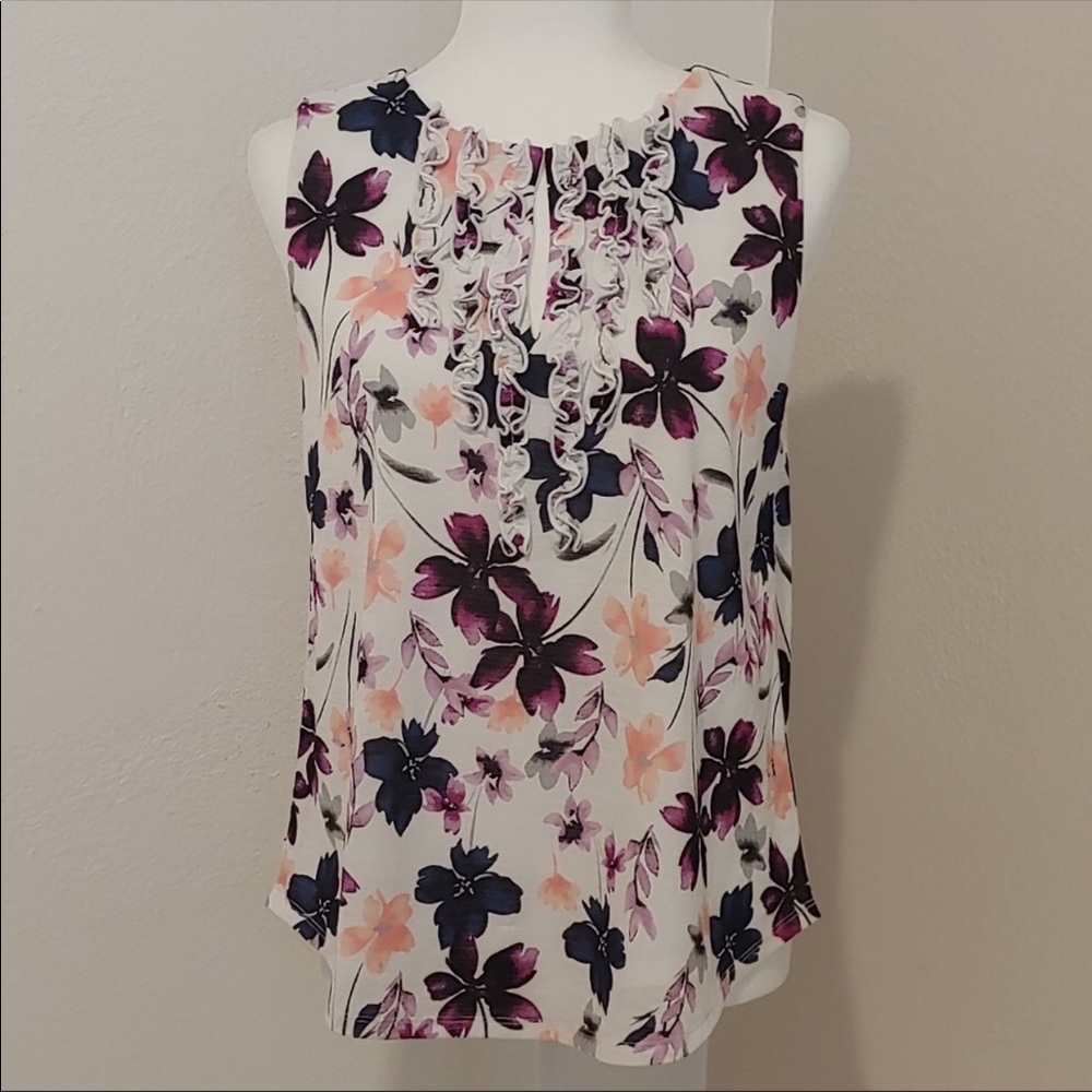 Sleeveless Floral ruffle top